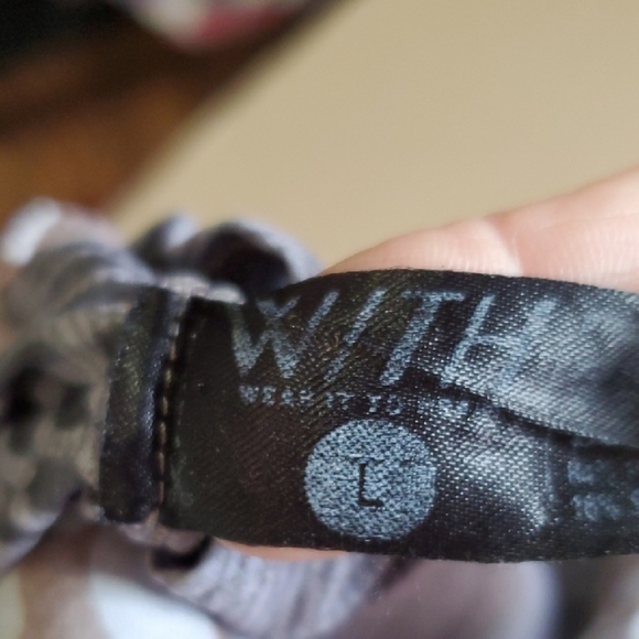 Peleton ATHLETIC 2 Piece Leopard Print 2 Piece Set LARGE - Picture 4 of 15